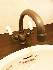 開放感とデザイン性を両立したおしゃれな事務所